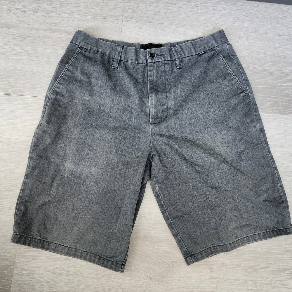 Hurley X Men's Gray Casual Shorts - Classic Summer Staple